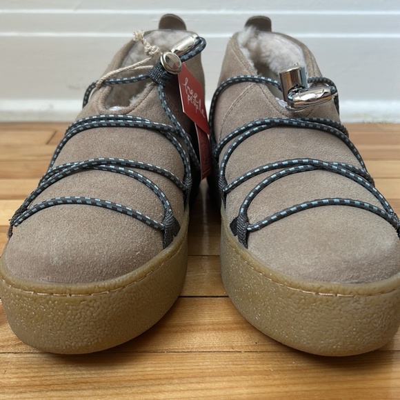 Free People Snowdrop Micro Mukluk Boots NWT size 7 Dust Bunny Suede Moccasins - Picture 7 of 14